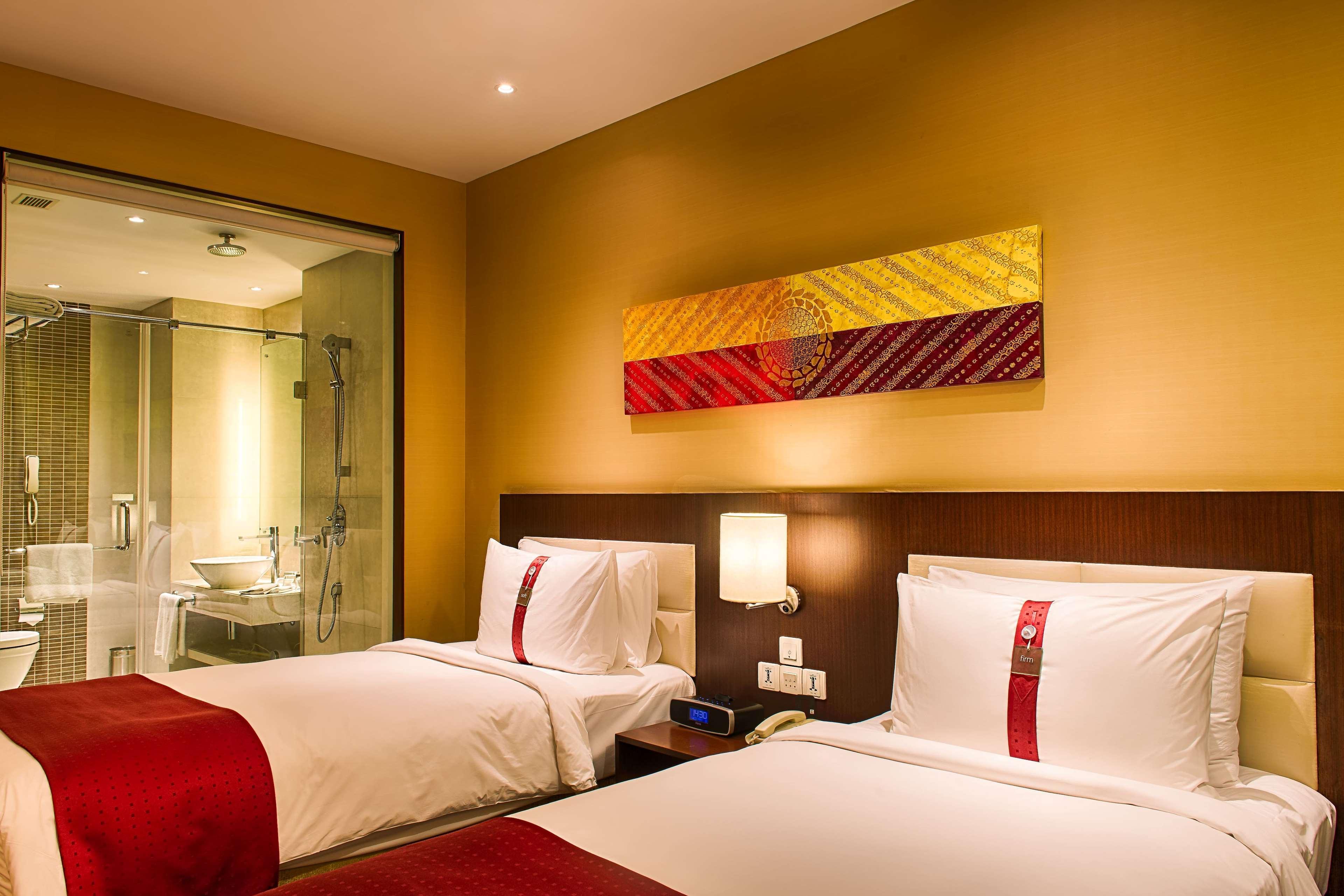 Ramada Plaza By Wyndham Pune Hinjewadi Dapuri Exterior photo
