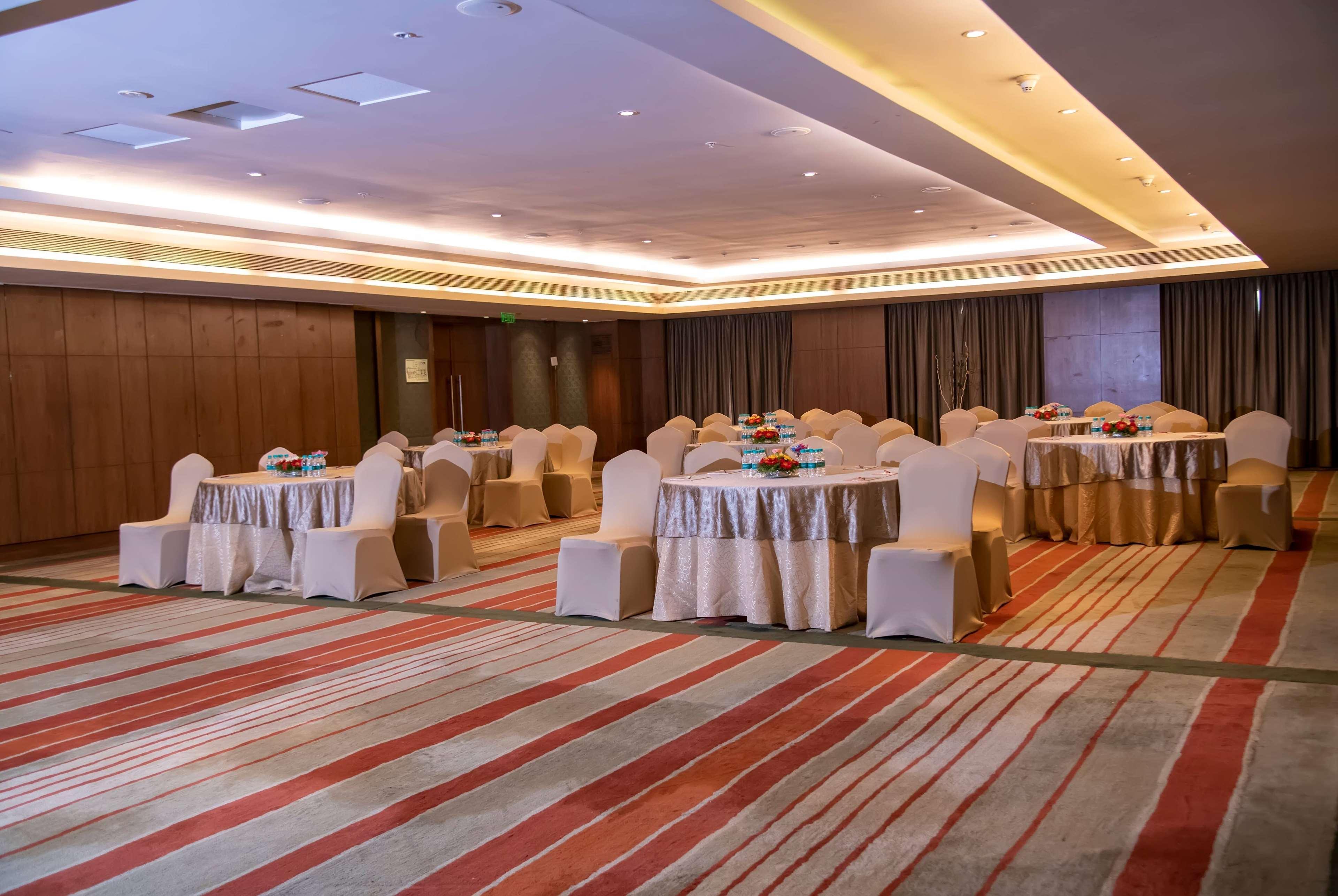 Ramada Plaza By Wyndham Pune Hinjewadi Dapuri Exterior photo